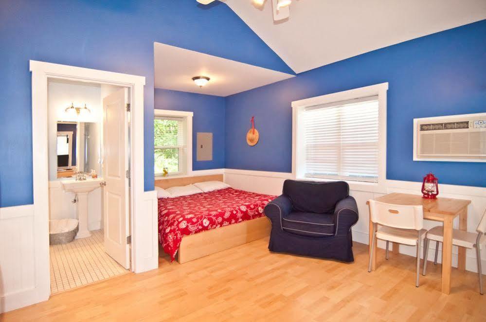 Blue Door Cottages Монтиселло Экстерьер фото